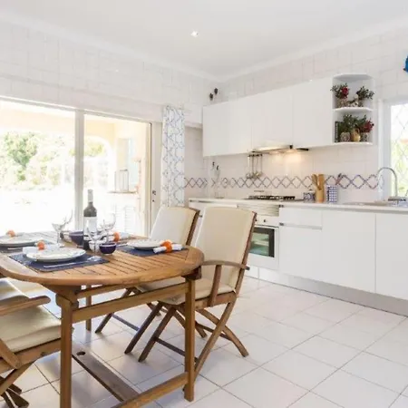 Spacious Holiday In Algarve البوفيرا