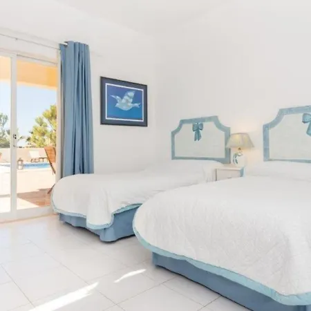 Spacious Holiday In Algarve فيلة *